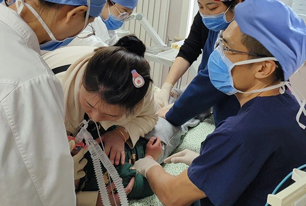 全麻下治療，為特殊患兒解除病痛